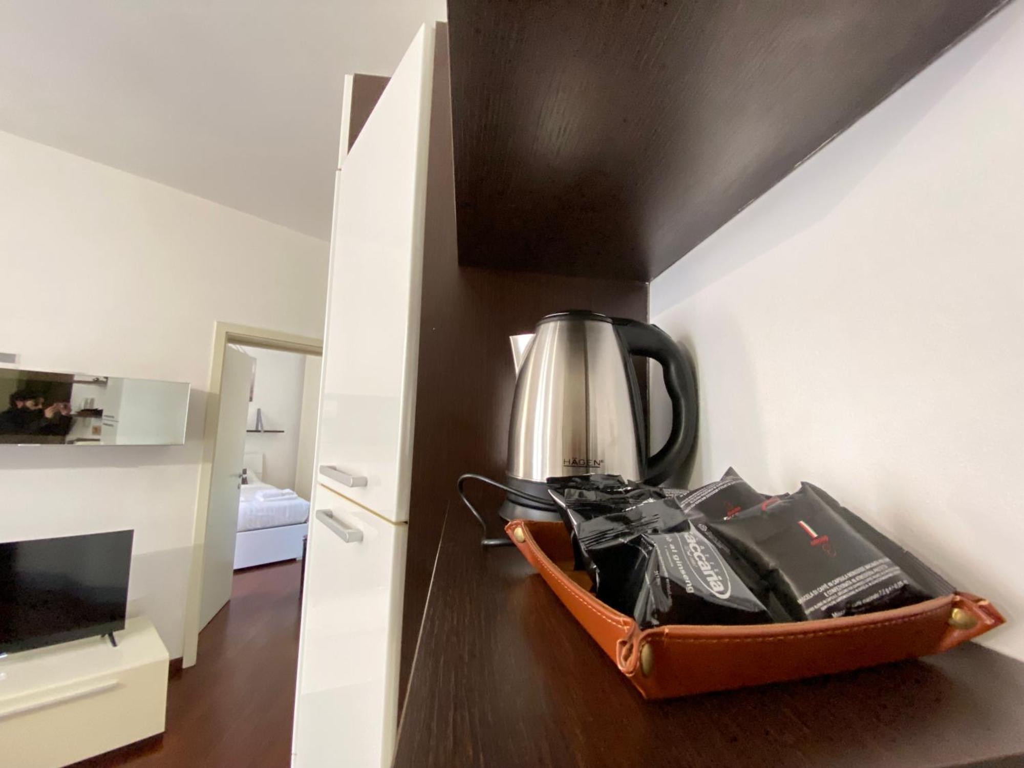 Avantgard Rooms Western Station Bologna Eksteriør billede